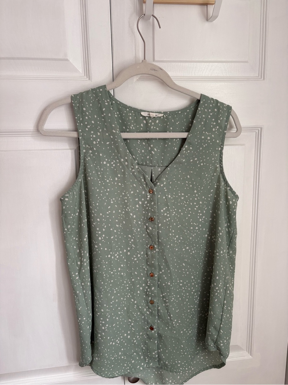 Maurices Sage Green Sleeveless Button-Front Blouse
